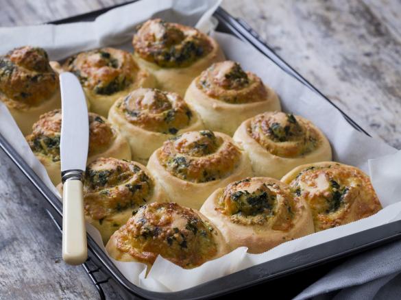 Three cheese and spinach rolls (TM31)