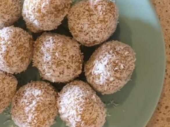 Sweet Mango & Coconut Balls