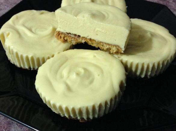 Mini Frozen Lemon Cheesecakes