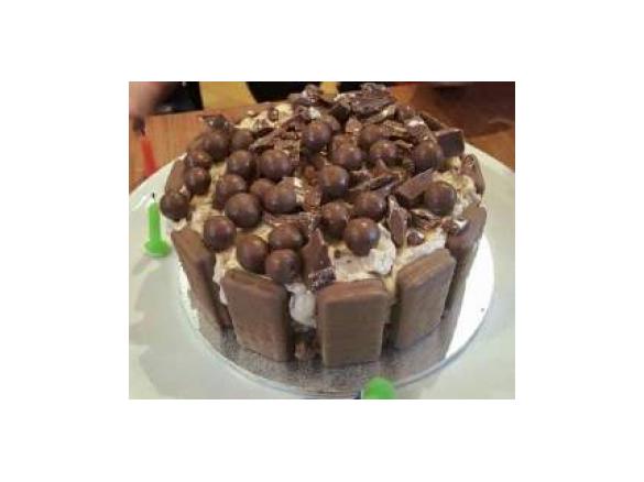 Rich Tim Tam, Toblerone and Malteser Cheesecake