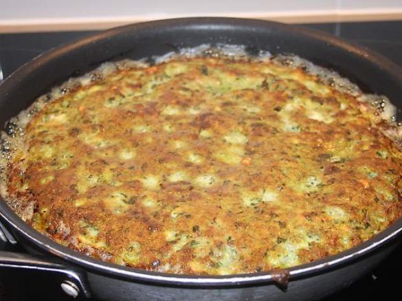 Caramalised onion, spinach and three cheese frittata