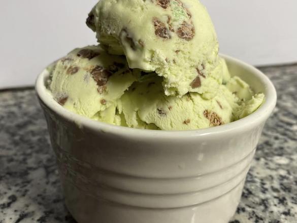 "FRESH MINT'  CHOCOLATE CHIP ICECREAM