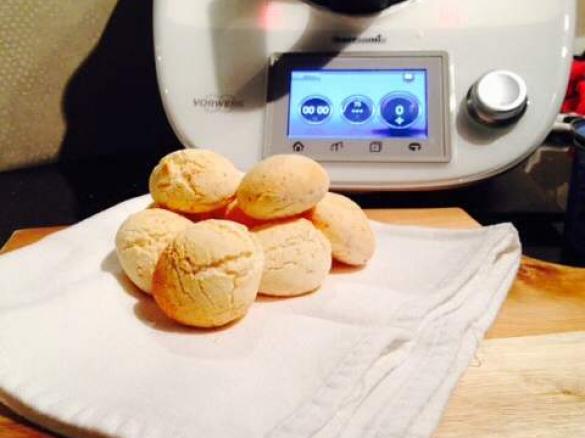 Pao De Queijo - Mini Brazilian Cheesy Bread Rolls