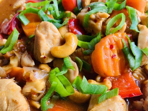 AUTHENTIC THAI CASHEW CHICKEN