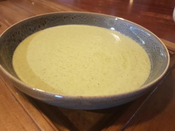 Cheesy Broccoli Soup - LCHF