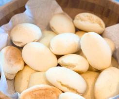 Colombian Tapioca Bread by Catalina @Momingandcooking