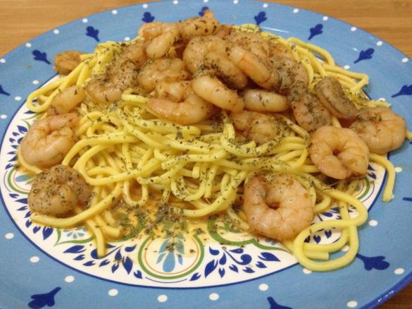 HOT AND SPICY PRAWNS WITH FRIED HOKKIEN NOODLES