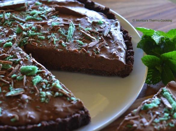 Peppermint Crisp Chocolate Ripple Ice Cream Cake
