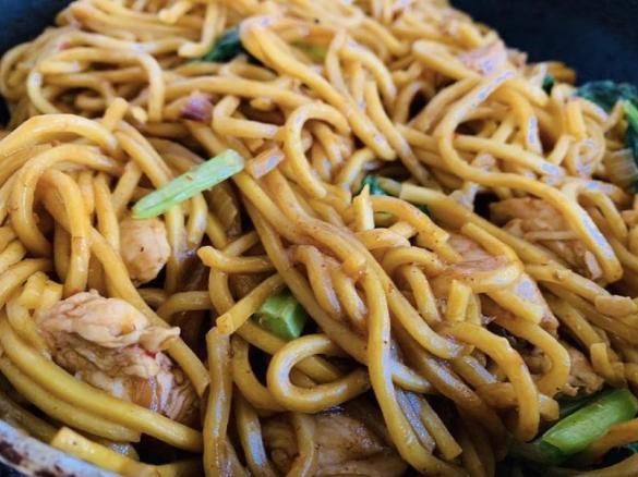 AUTHENTIC MEE GORENG (Stir Fry Noodles)
