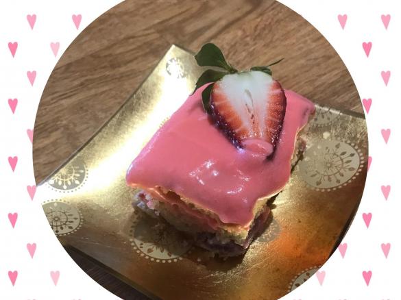 Strawberries and cream tray cake