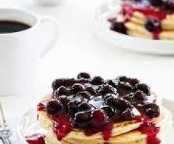 "Rice cakes" with blueberry sauce.