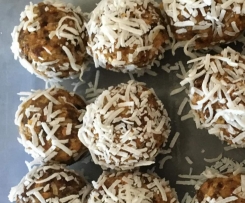 Raw Carrot Cake Bliss Balls