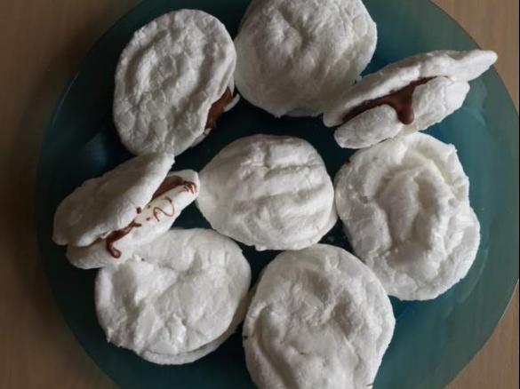 Microwave Meringues
