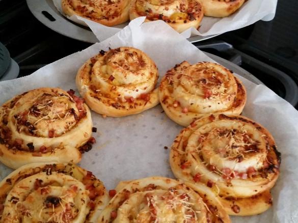 Elisabeth's Hawaiian Lunch Scrolls