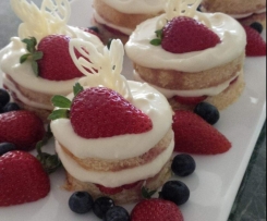 Mini Strawberry and Cream Layer Cakes