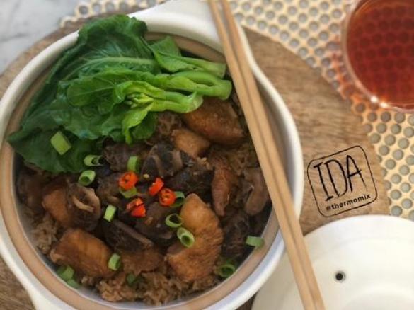 Claypot Mushroom Chicken Rice