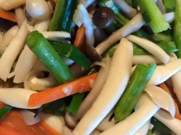 Shimeiji Mushroom Mixed Vegetables