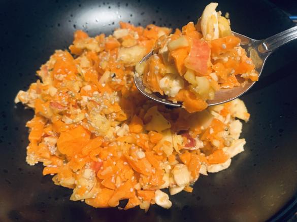 Crunchy Carrot & Cashew Salad