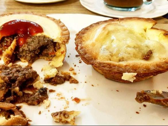 Gluten Free Chunky steak, mushroom and mince pie