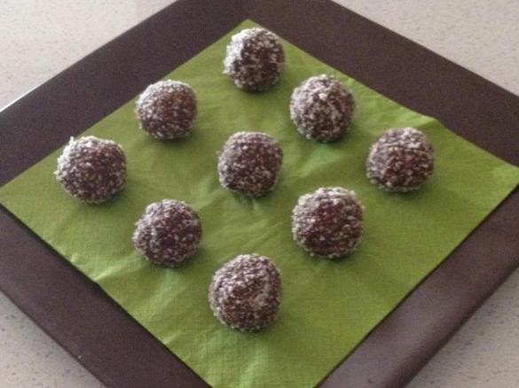 CacaoNut Balls (Gluten, Dairy and Refined Sugar Free)