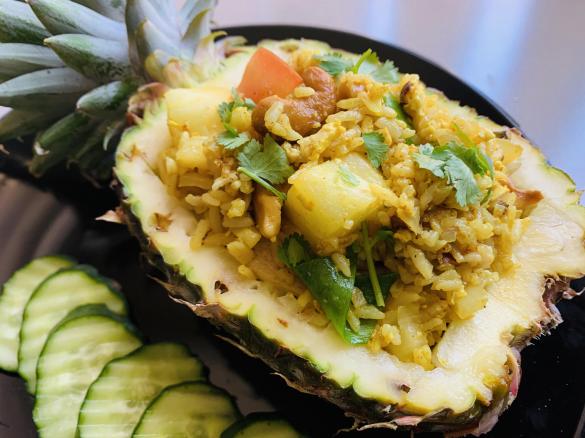 THAI STYLE PINEAPPLE FRIED RICE