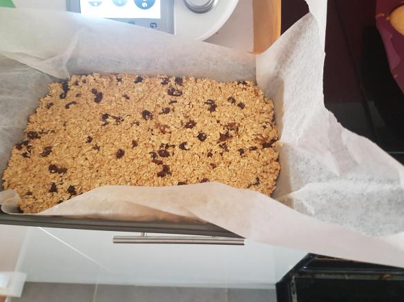 Apricot & Sultana Muesli Bars