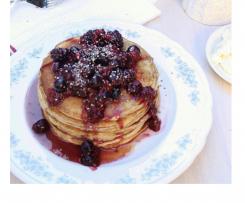 FLUFFY OAT & CINNAMON PANCAKES WITH CREAMY MAPLE SYRUP