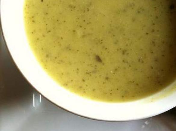 Cabbage, Zucchini & Cannellini Bean Soup