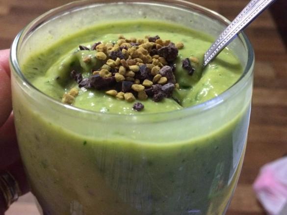 MEAN GREEN CHIA SMOOTHIE