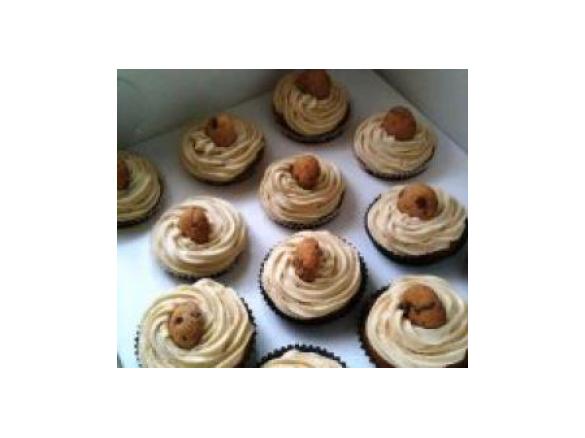 Chocolate Chip Cookie Dough Cupcakes