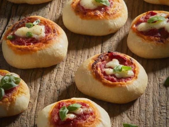 Pizzette (mini pizzas)