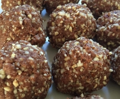 Daboose's Cashew, Almond and Date Protein Balls