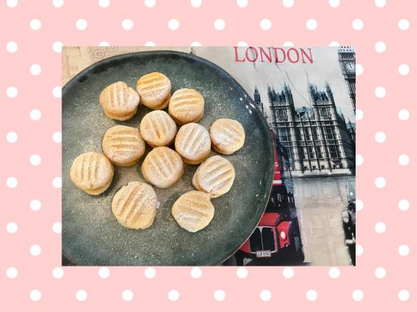 Dotty's Melting moments with Maple buttercream