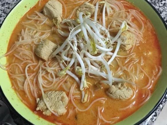 Variation Chicken Laksa