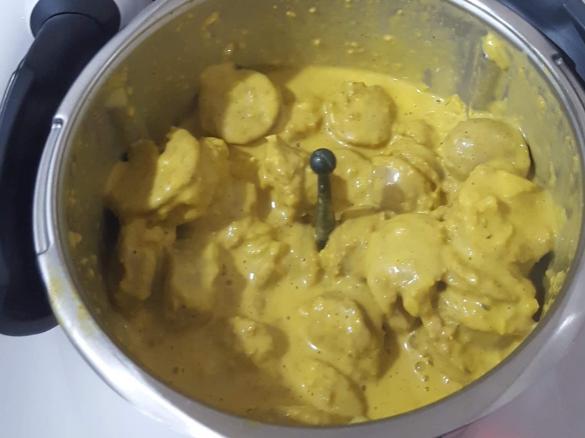 Mums white sauce based curried sausages