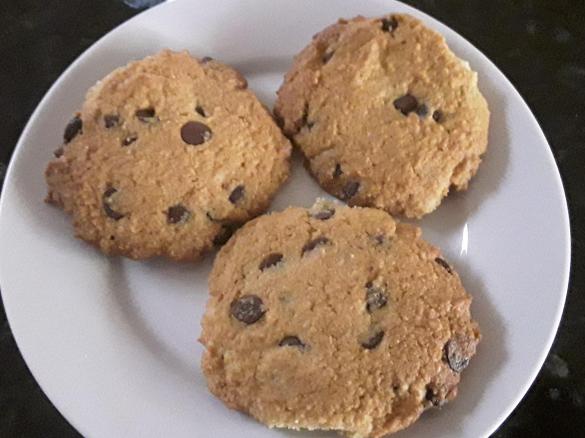 KETO Chocolate Chip Cookies