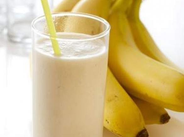 Banana smoothie with honey