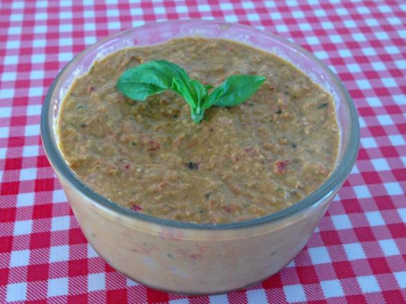 Capsicum, basil and sundried tomato dip (gluten free dairy free)