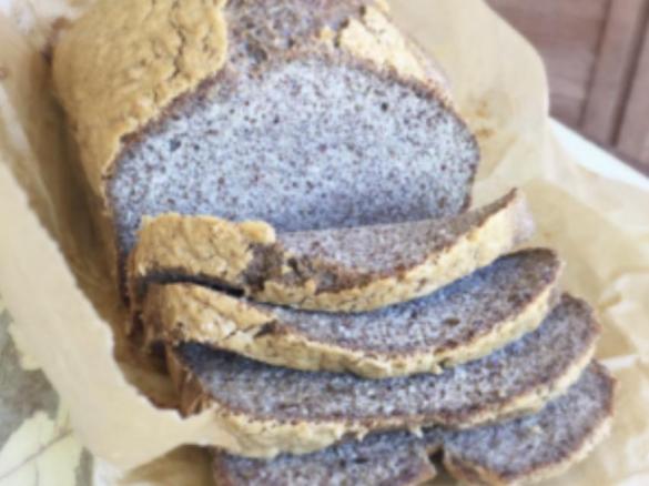 Almond and linseed paleo bread - Quirky Cooking