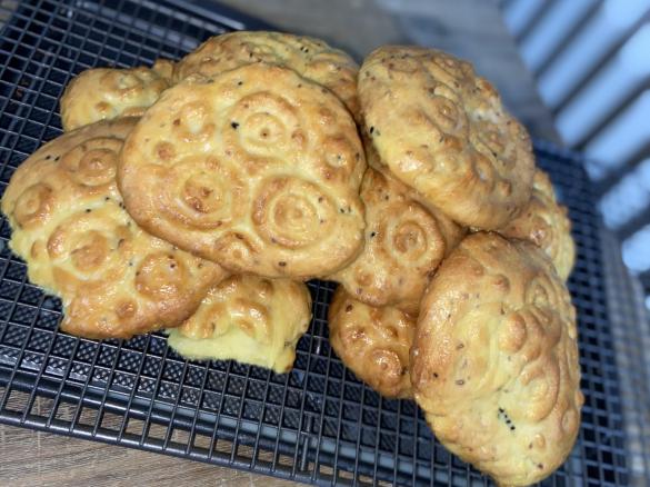 Kaak bkhamis (Thursday bread)