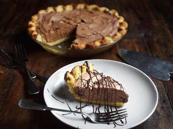 French Chocolate Silken Pie (LCHF, GF)