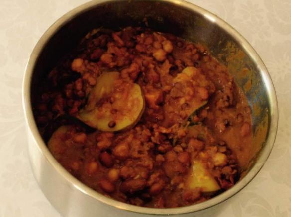 Vegetarian Bean, Chickpea & Lentil Curry