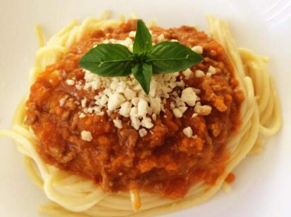 Spaghetti Bolognese (mince cooked in steaming basket)