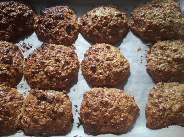 Cashew Chia Breakie Cookies