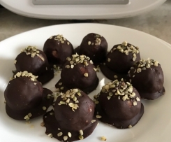 Choc-Coconut Balls (bounty balls)