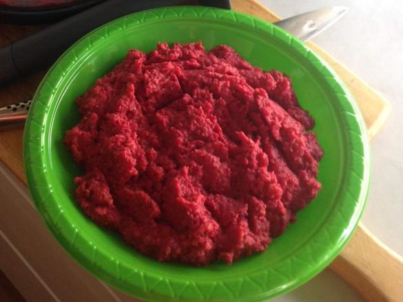 Raw Beetroot Garlic Hummus