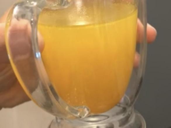 Chicken & Turmeric Broth (Blade Cover)