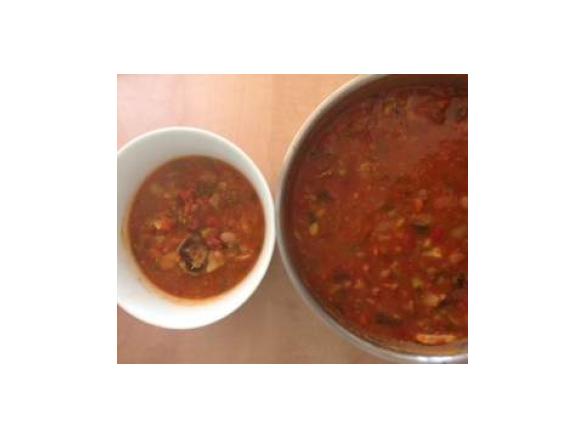 Spicy bean and vegetable soup
