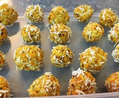 4 Ingredient Carrot Cake Bliss Balls (Wholefood Simply)