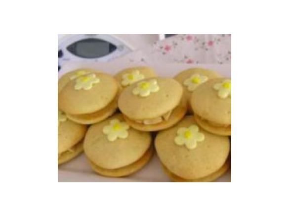 Lovely Lemon Whoopie Pies